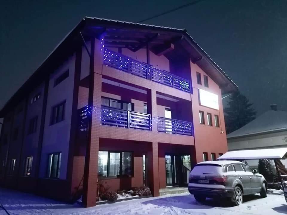 Enigma Bucovinei Otel Vicovu de Jos Dış mekan fotoğraf