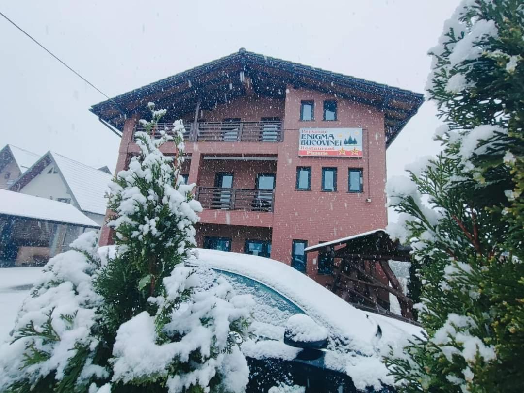Enigma Bucovinei Otel Vicovu de Jos Dış mekan fotoğraf