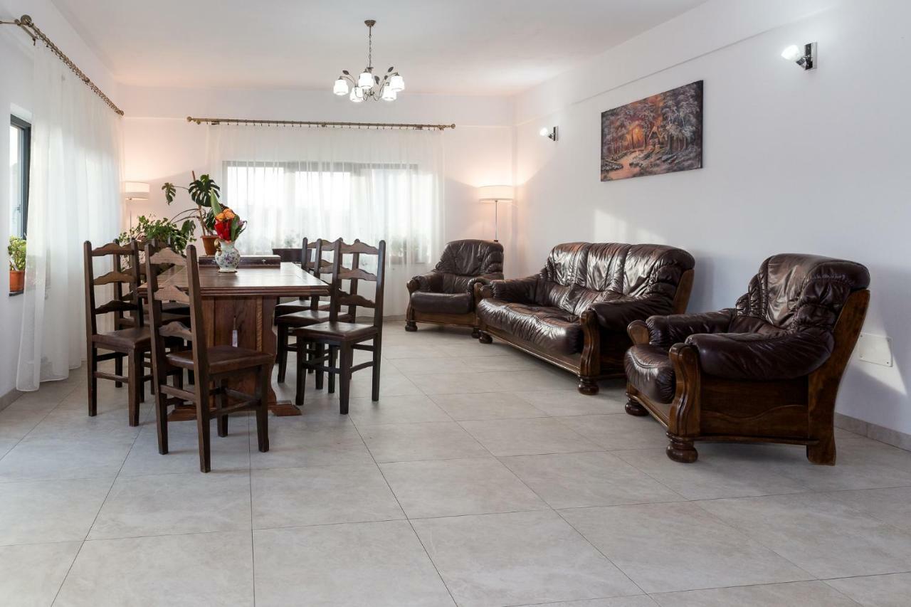 Enigma Bucovinei Otel Vicovu de Jos Dış mekan fotoğraf