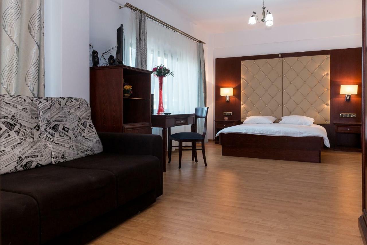 Enigma Bucovinei Otel Vicovu de Jos Dış mekan fotoğraf