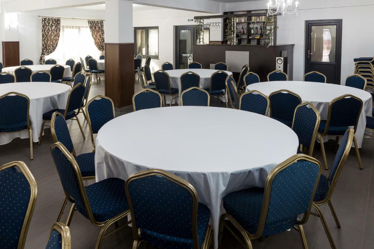Enigma Bucovinei Otel Vicovu de Jos Dış mekan fotoğraf